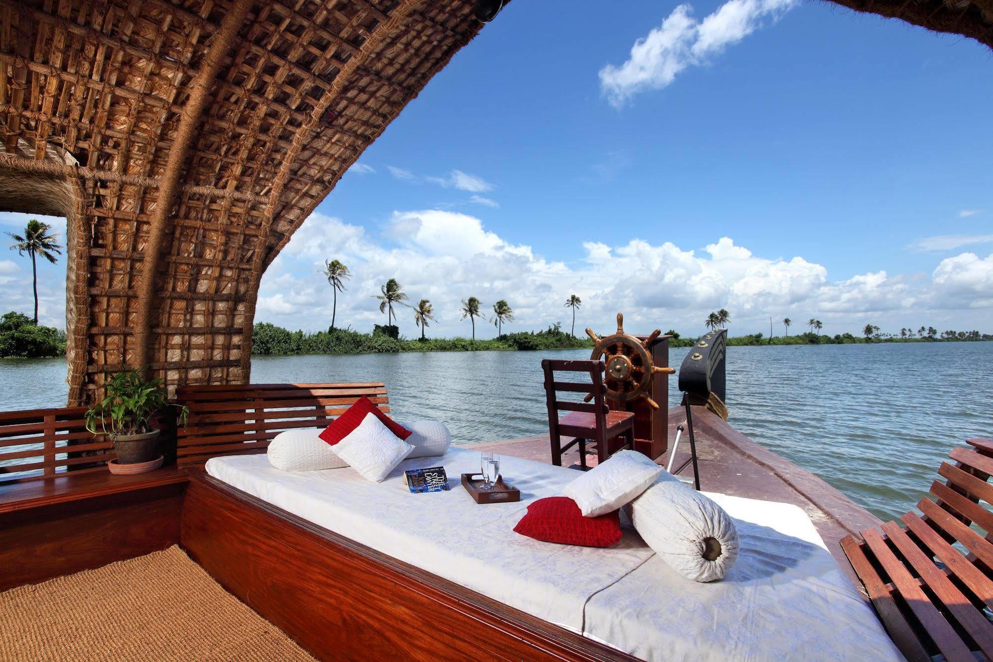Marvel Cruise Alappuzha Exterior foto