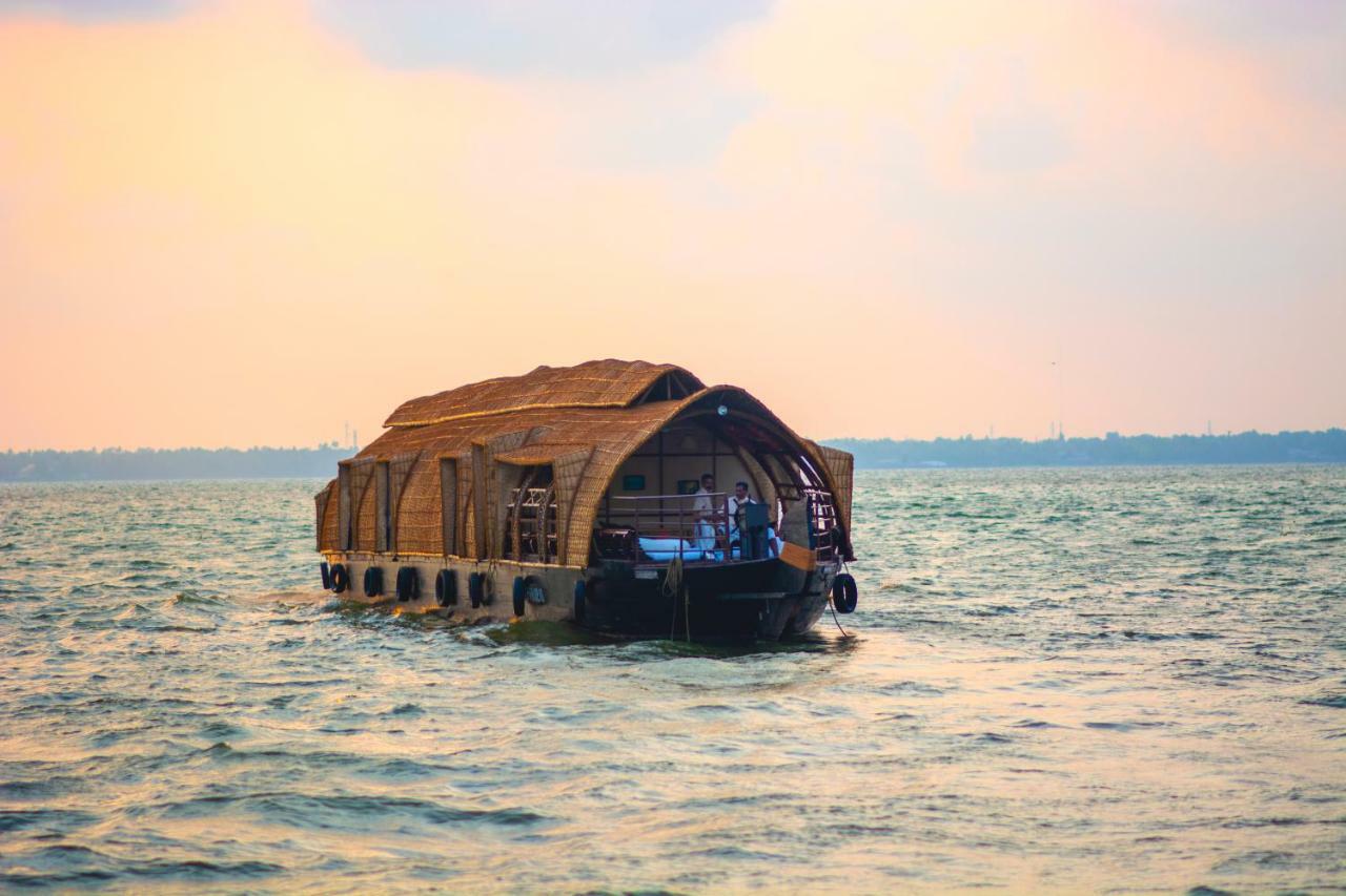Marvel Cruise Alappuzha Exterior foto