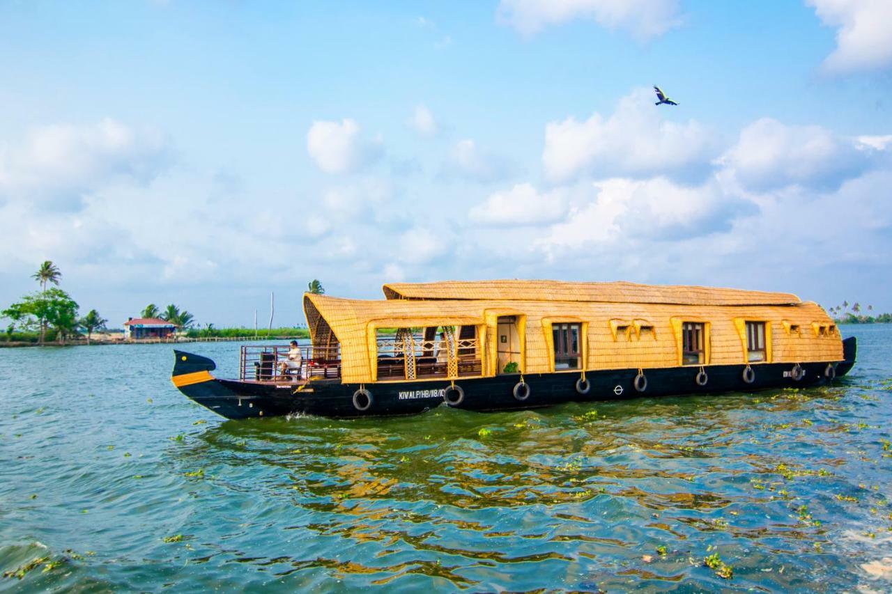 Marvel Cruise Alappuzha Exterior foto