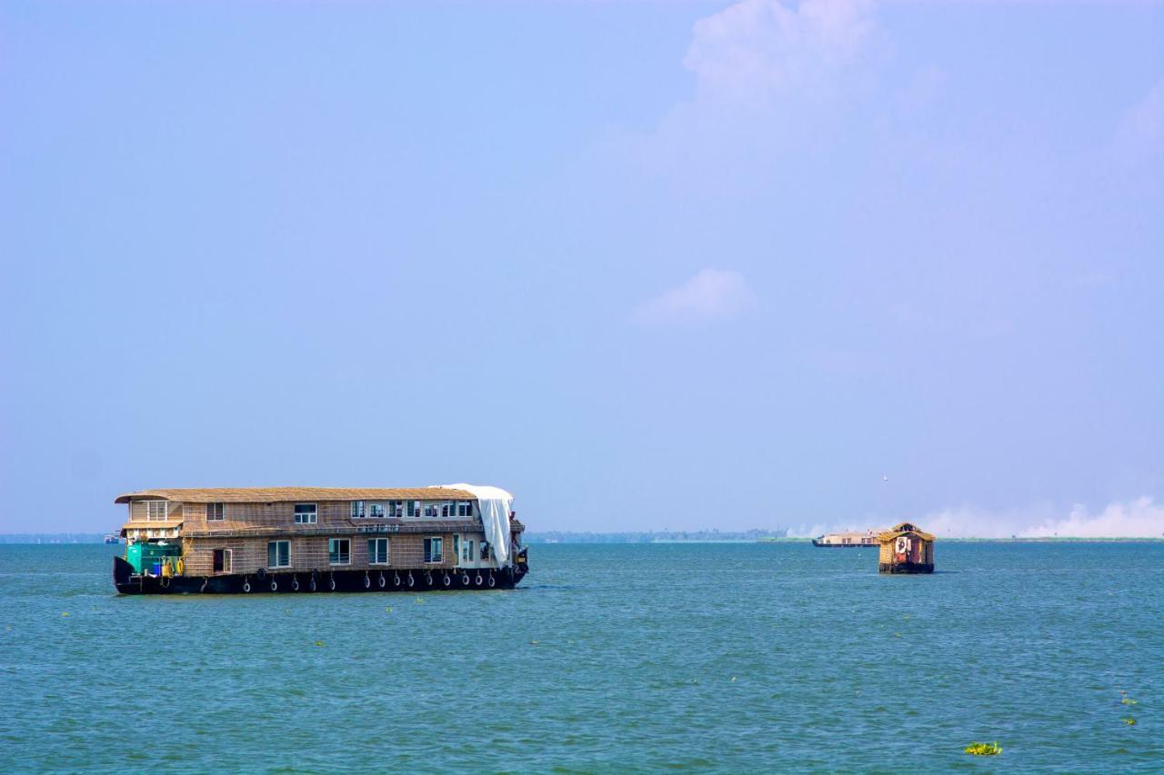 Marvel Cruise Alappuzha Exterior foto