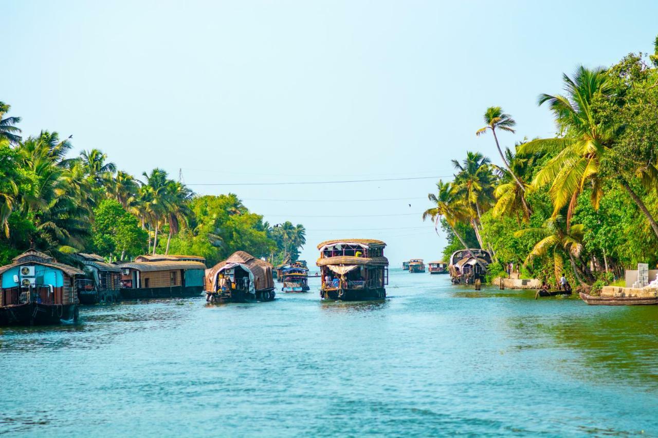 Marvel Cruise Alappuzha Exterior foto