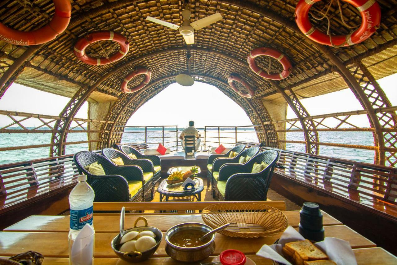 Marvel Cruise Alappuzha Exterior foto
